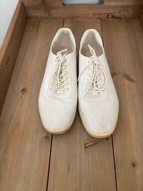 Ecco Women’s Soft Girl Feminine Retro Style Tennis Shoes Everyday Wear